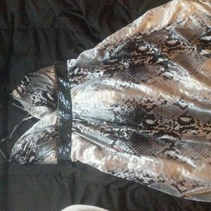 A snake skin club dressing